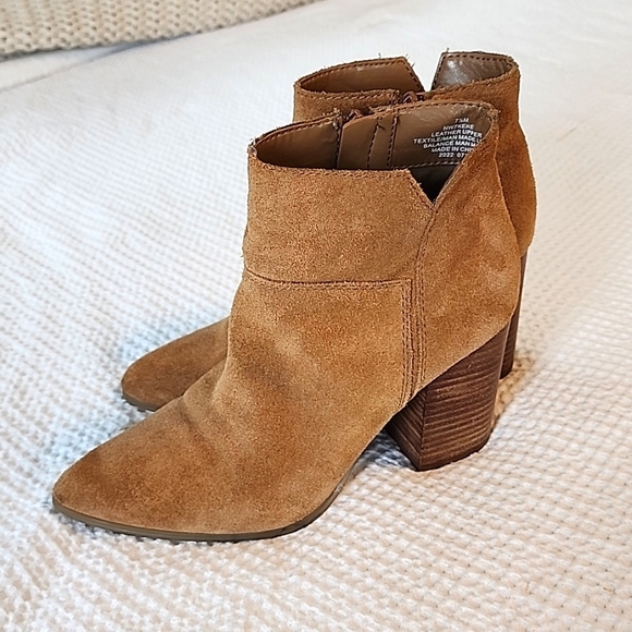 Nine West Keke tan suede booties with block heel - Picture 4 of 6